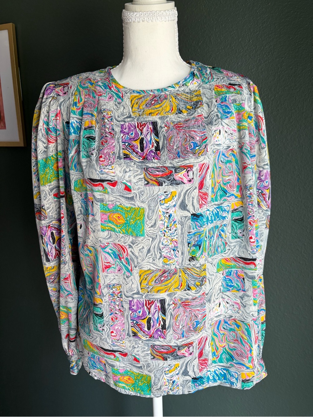 VTG Nicola Abstract Marble Print Blouse Made in USA Size 8 Shoulder Pad Top